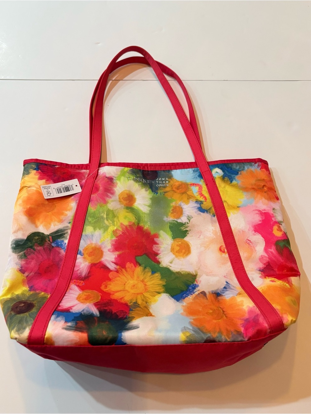 Clinique lightweight Floral Tote Bag & makeup bag in Multicolor with Pink Trim - Picture 2 of 15